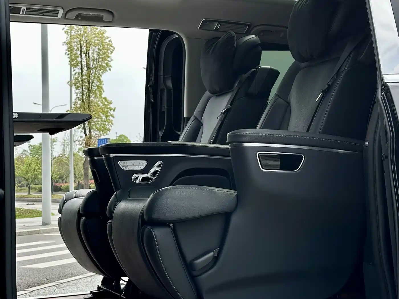 MERCEDES-BENZ V-CLASS