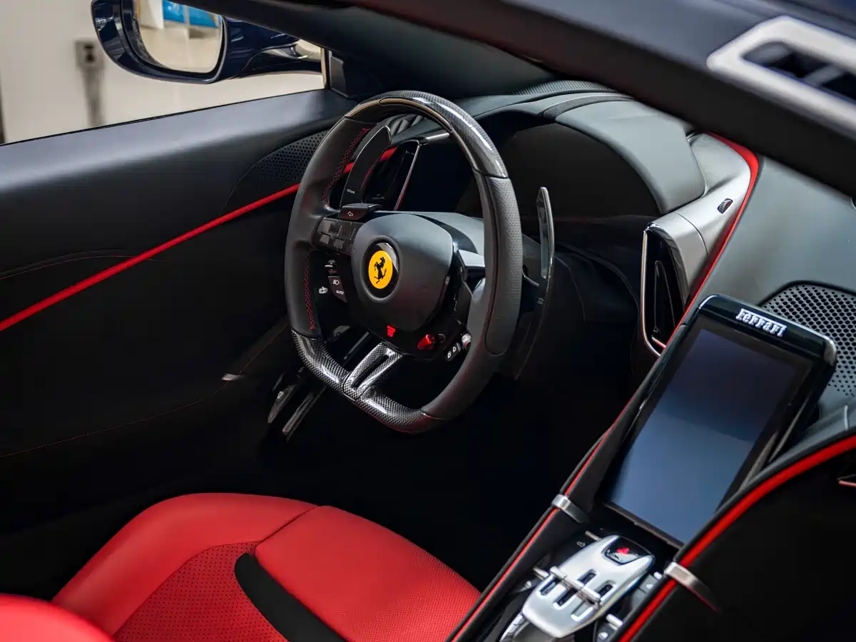 FERRARI ROMA