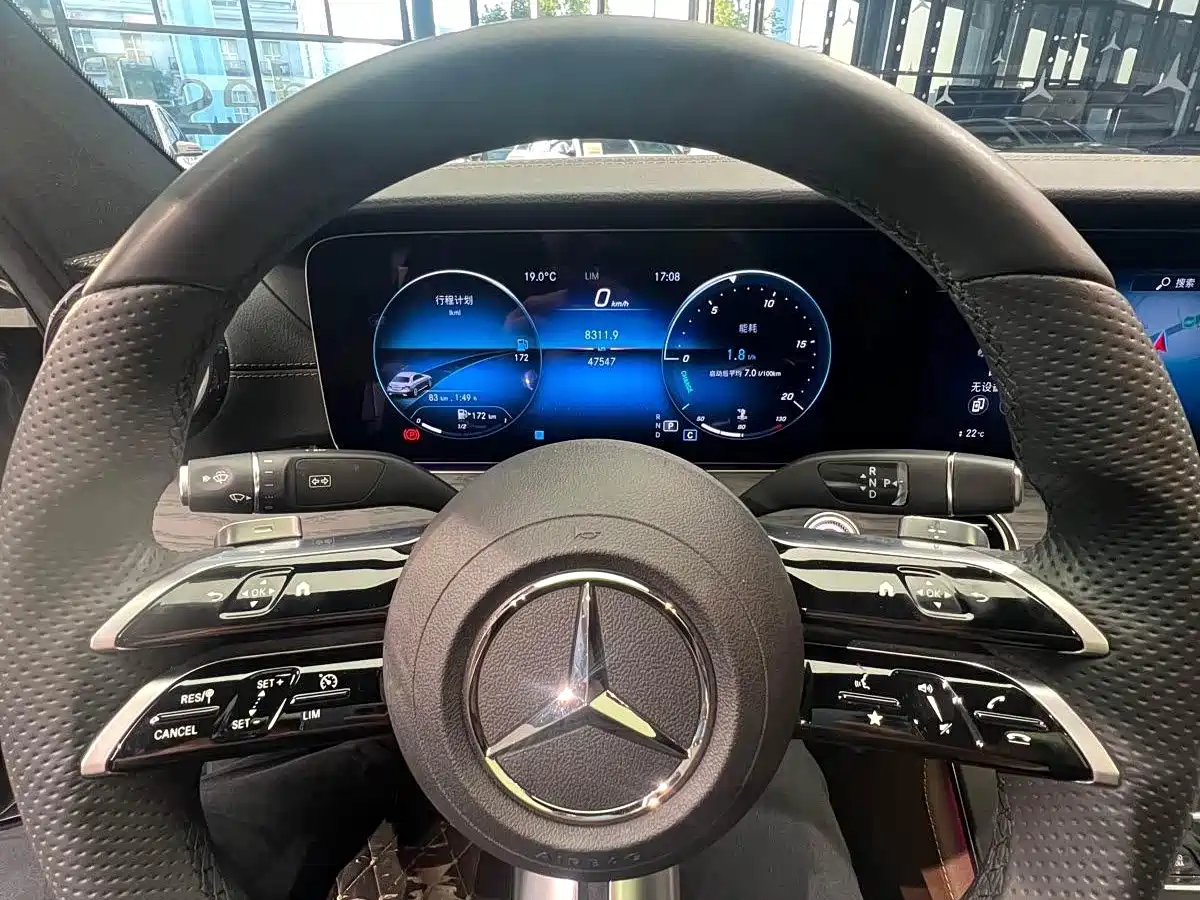 MERCEDES-BENZ E CLASS