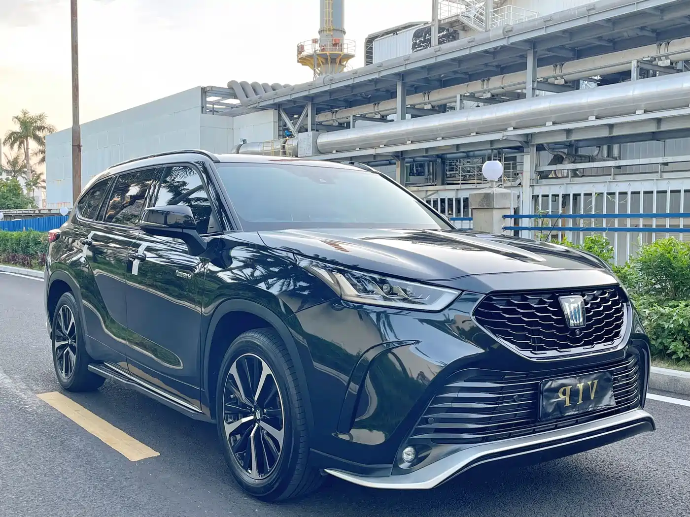 Toyota Crown Kluger 2023 2.5L HEV AWD Premium Edition фото 4