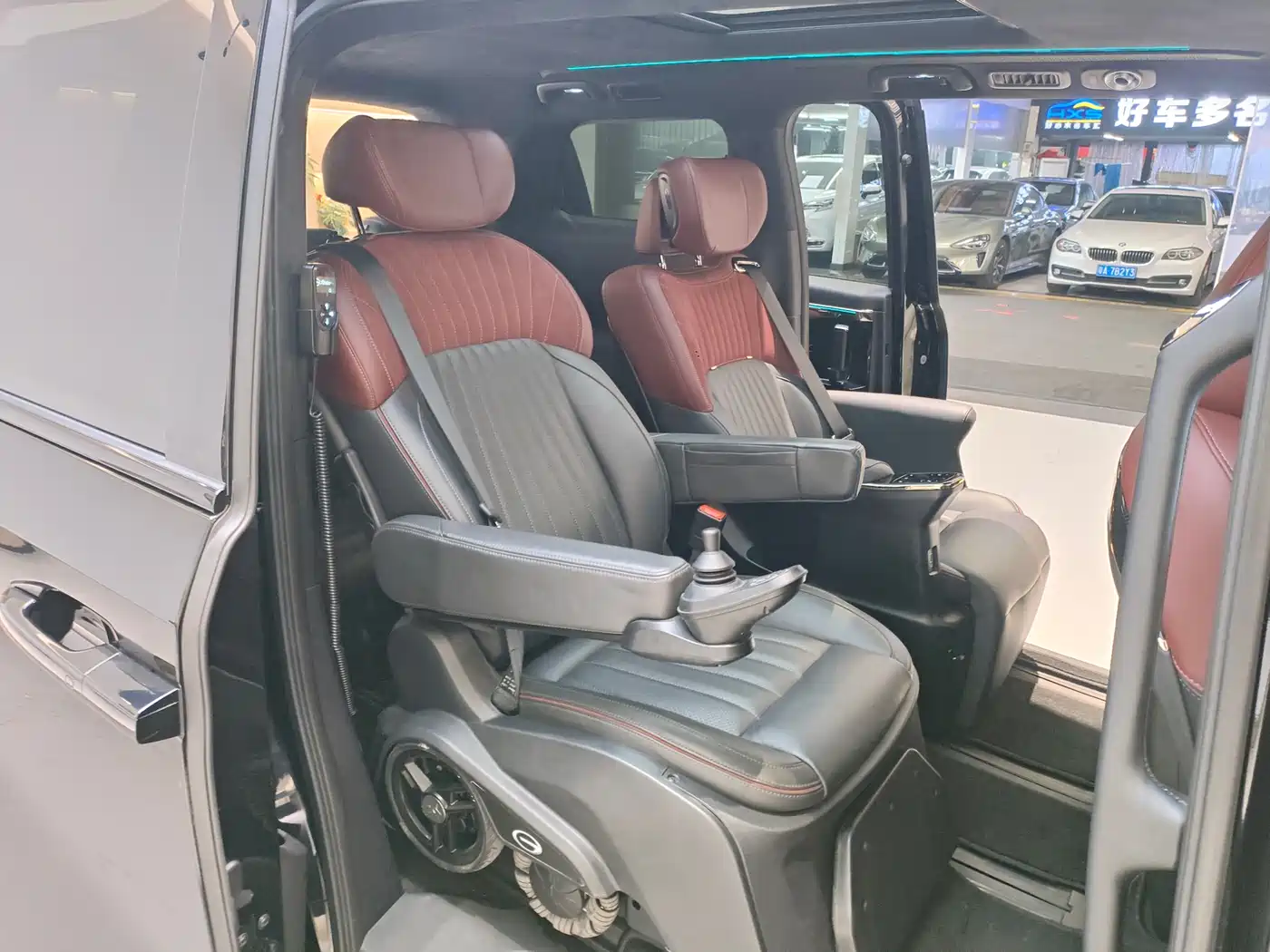 GAC Trumpchi Trumpchi E9 2024 E9 Technology Care Edition фото 12