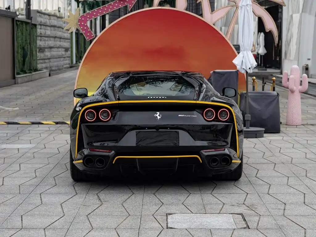 Ferrari 812 2019 2017 6.5L Superfast