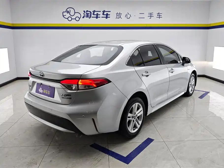 Toyota Levin 2022 Dual Engine 1.8H E-CVT Luxury Edition фото 3