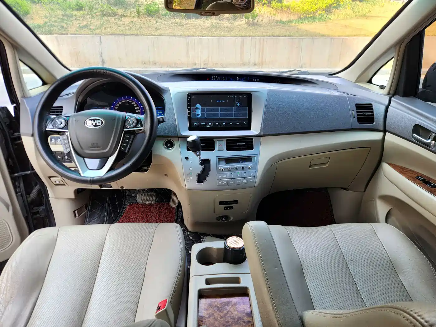 BYD M6 2013 2.4L Automatic Premium фото 12
