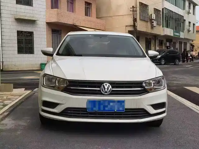 VOLKSWAGEN BORA