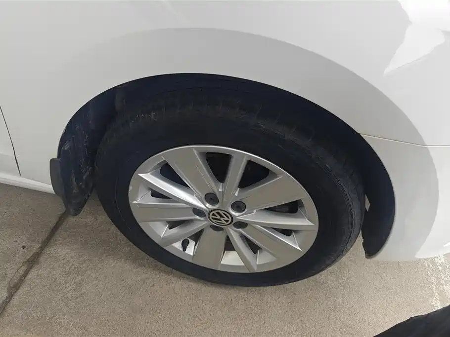 Volkswagen Jetta 2015 1.4L Manual Comfort фото 6