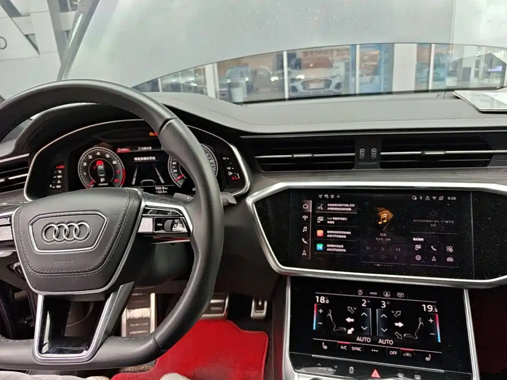 Фото 10 - Audi A6L
