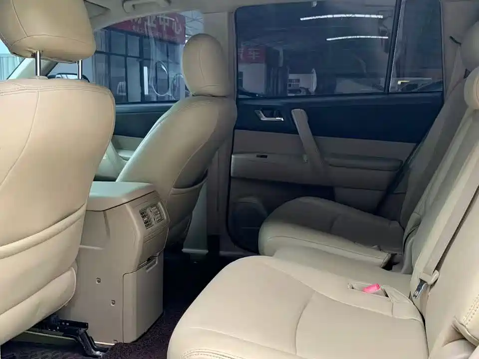 Toyota Highlander 2009 2.7L 2WD 5-seater Elite Edition фото 8