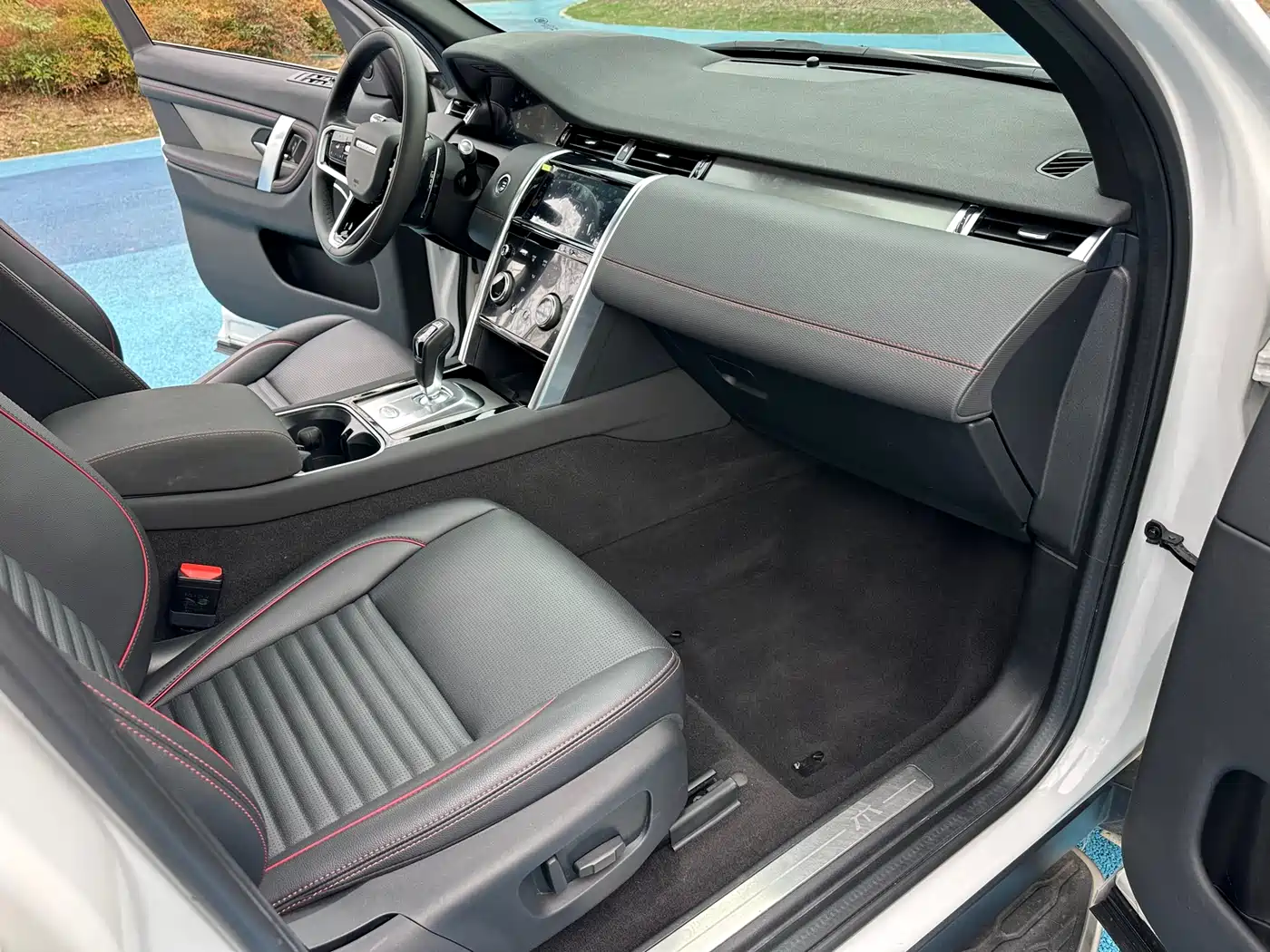 Land Rover Discovery Sport 2022 Model Year Facelift 249PS Metropolitan Edition фото 6