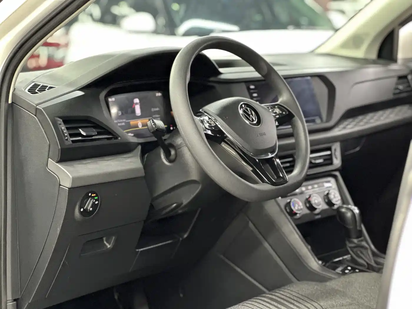 Volkswagen Tharu 2022 280TSI 2WD Trend фото 22