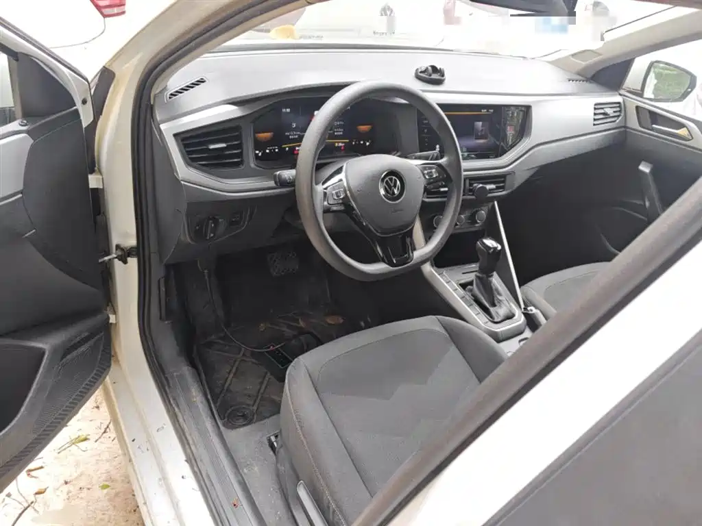 Volkswagen Polo 2023 Facelift Plus 1.5L Auto Joyful Living Edition фото 10
