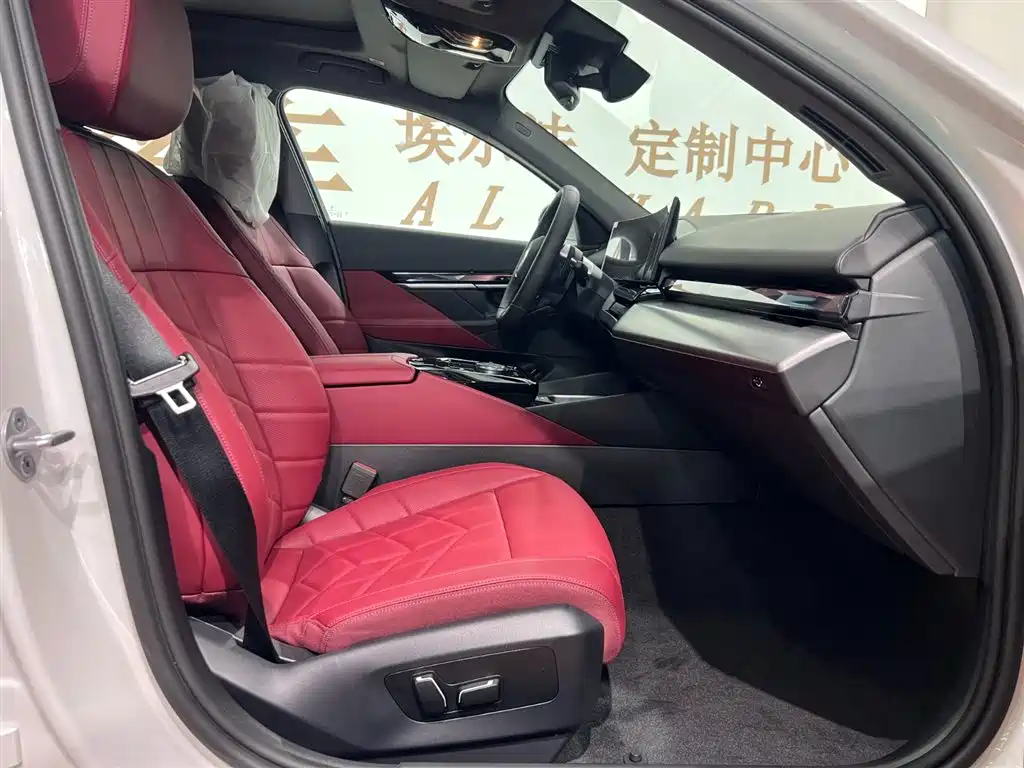 BMW 5 Series 2025 530Li Leading M Sport Package фото 25