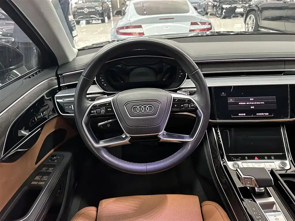 AUDI A8