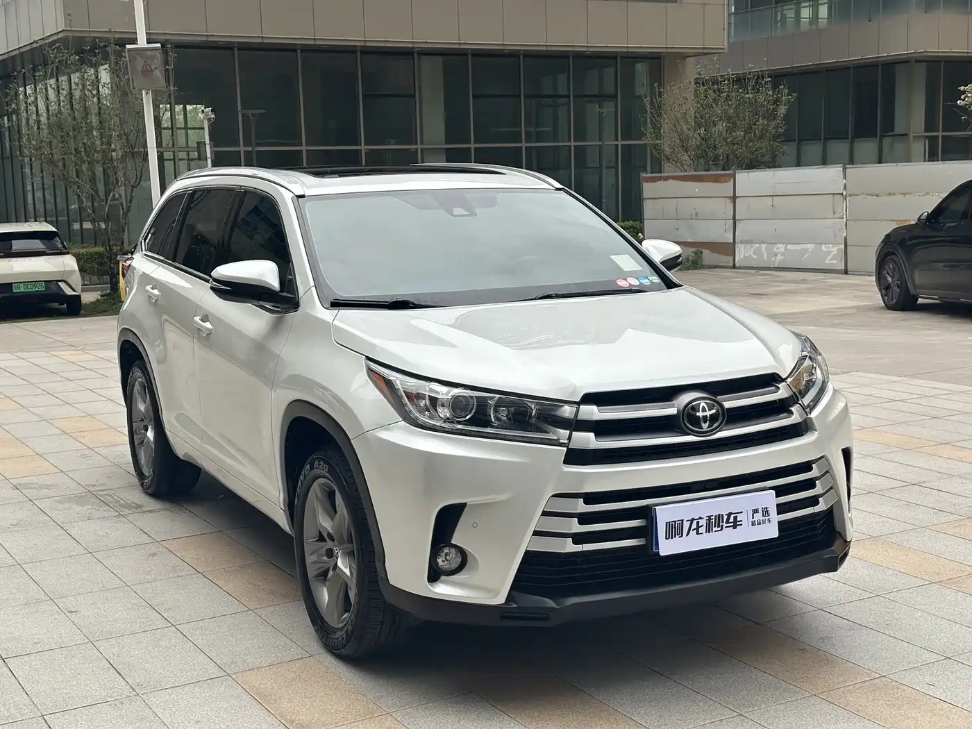 TOYOTA HIGHLANDER