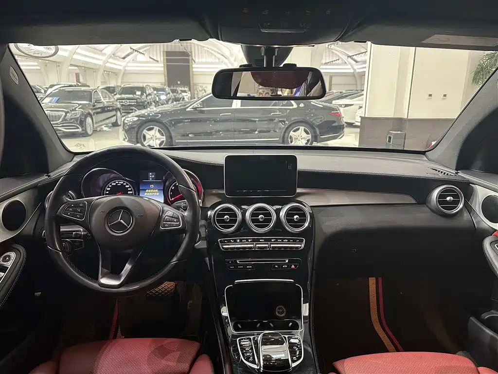 Mercedes-Benz GLC Coupe 2018 GLC 200 4MATIC Coupe SUV фото 12