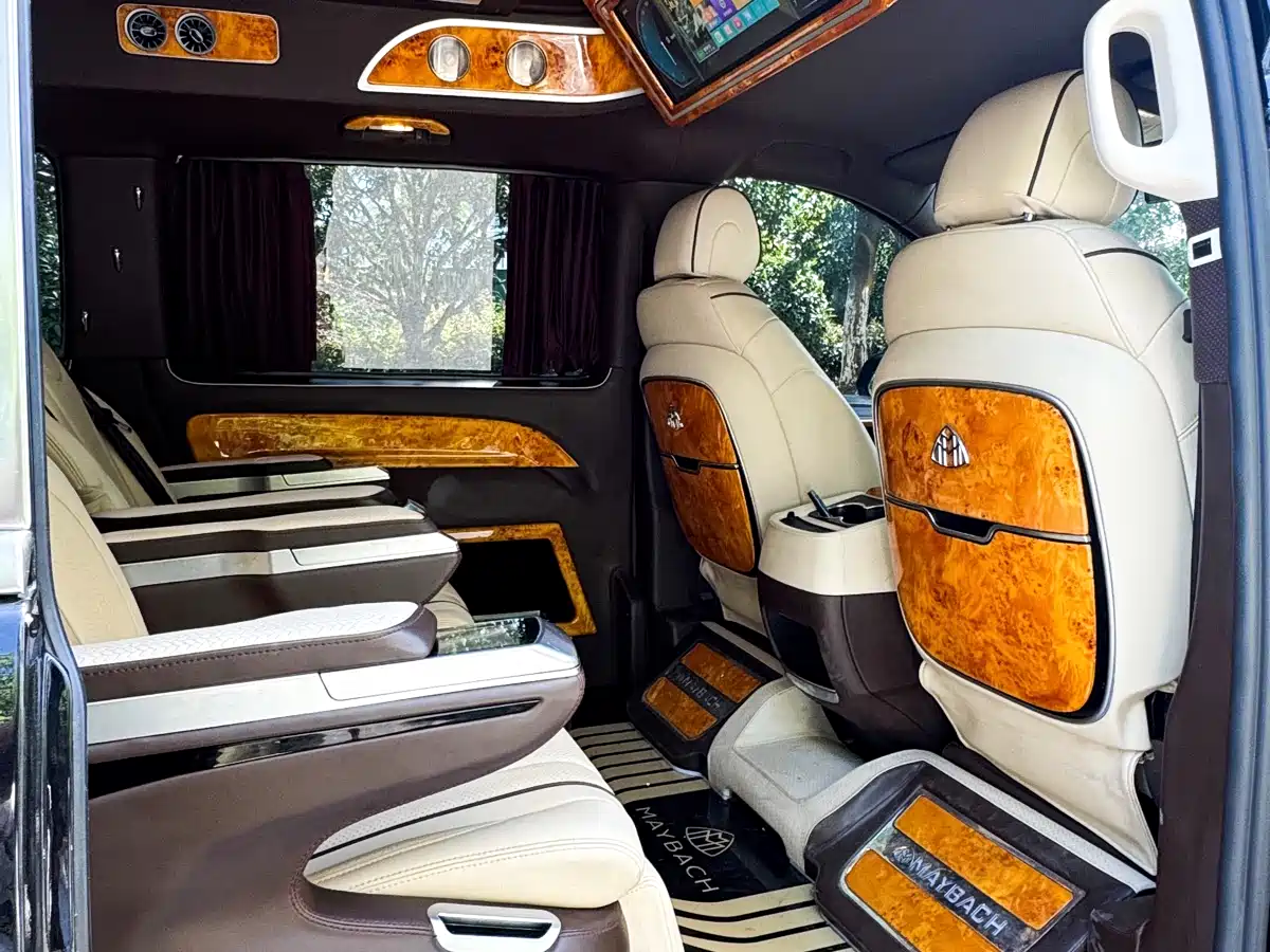 Mercedes-Benz Vito 2023 2.0T Elite 7-Seater фото 9