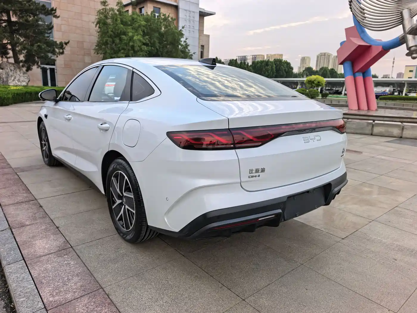 BYD Qin L 2025 DM-i Smart Drive Edition 120KM Leading фото 5