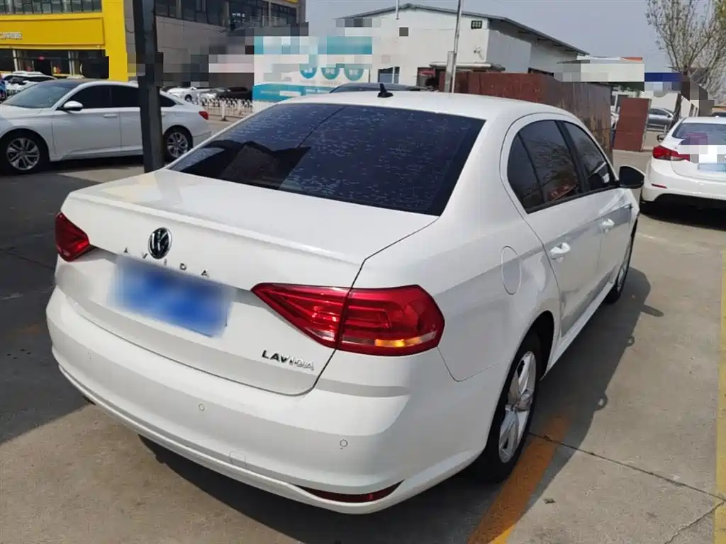 Volkswagen Lavida 2017 1.6L Automatic Trend Edition фото 7