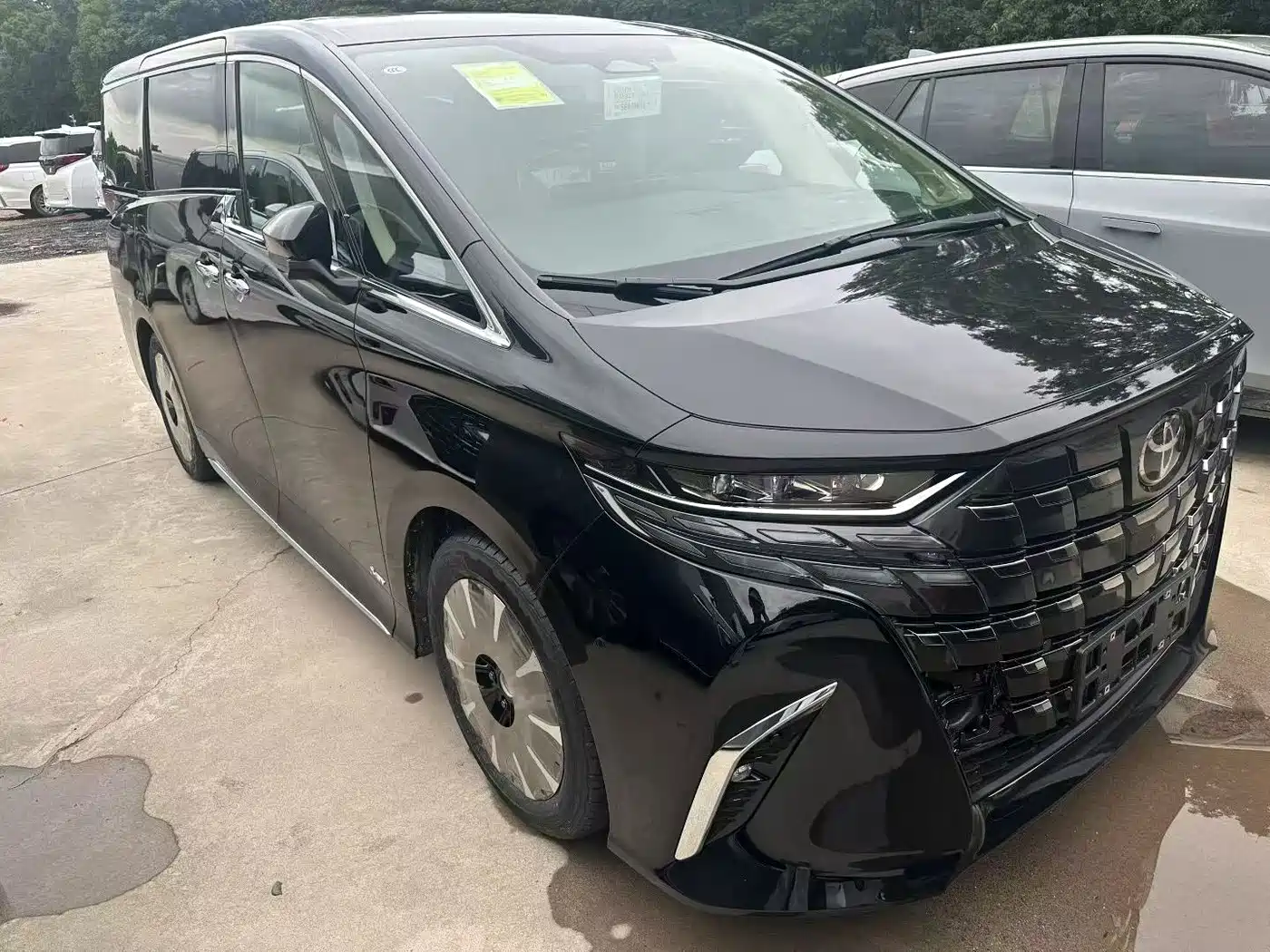 Toyota Alphard 2024 Hybrid 2.5L Ultimate Enjoyment Edition фото 9