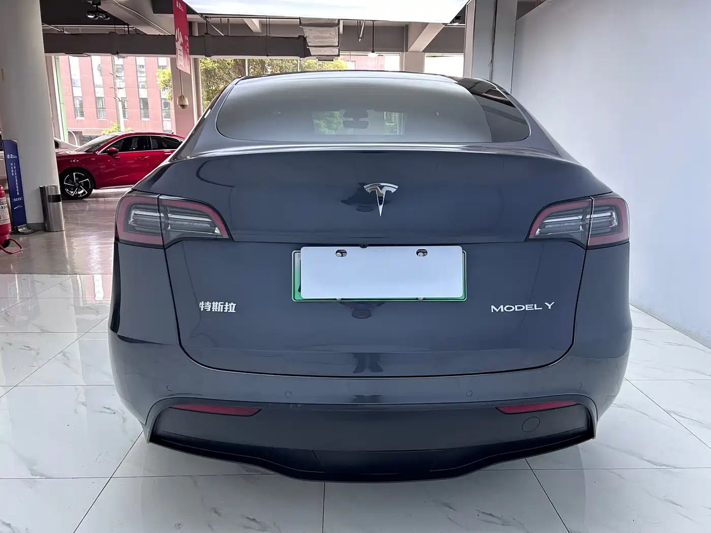 TESLA MODEL Y