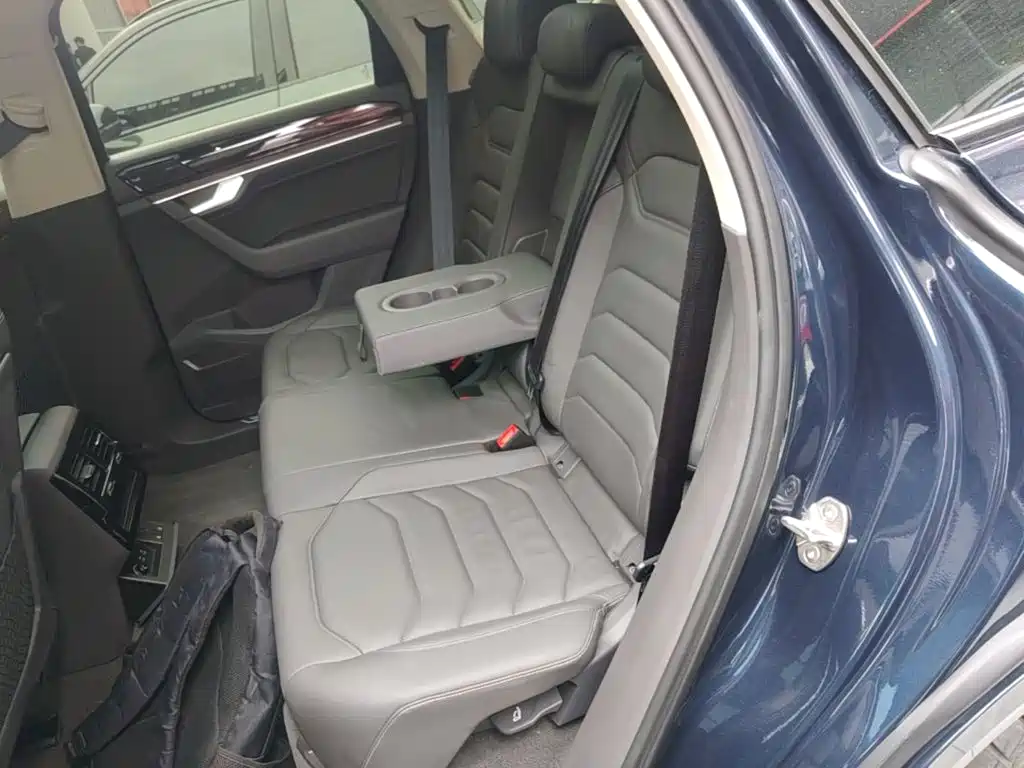 Volkswagen Touareg 2024 2023 3.0TSI R-Line Black Sports Package