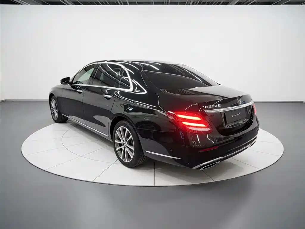 Mercedes-Benz E-Class 2016 E 300 L Fashion Type фото 5
