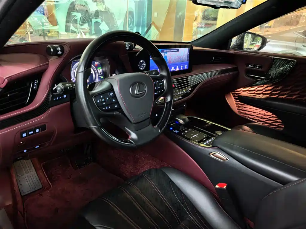 LEXUS LS