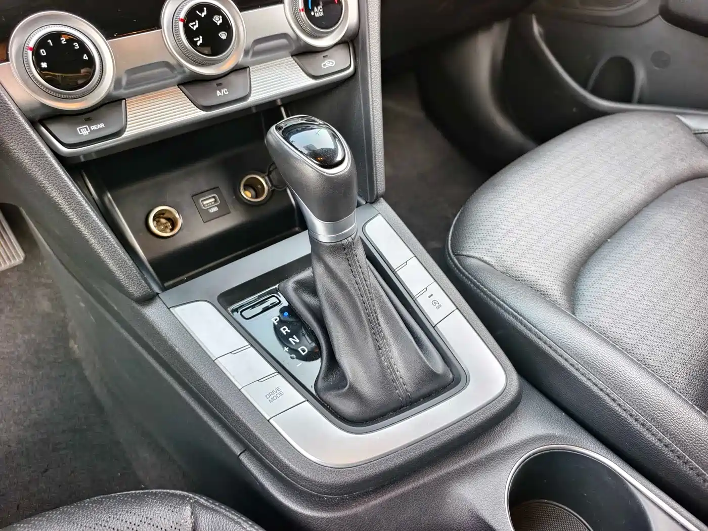 Hyundai Elantra 2020 1.5L CVT Smart Style·Elite фото 9