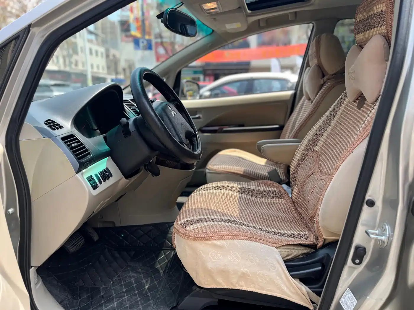 Mitsubishi Grandis 2007 2.4 7-Seater Comfort Edition фото 7