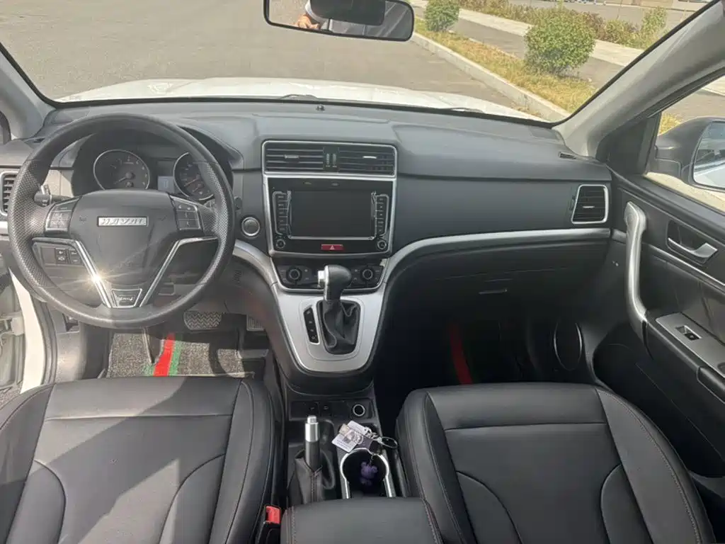 Фото 8 - Haval M6