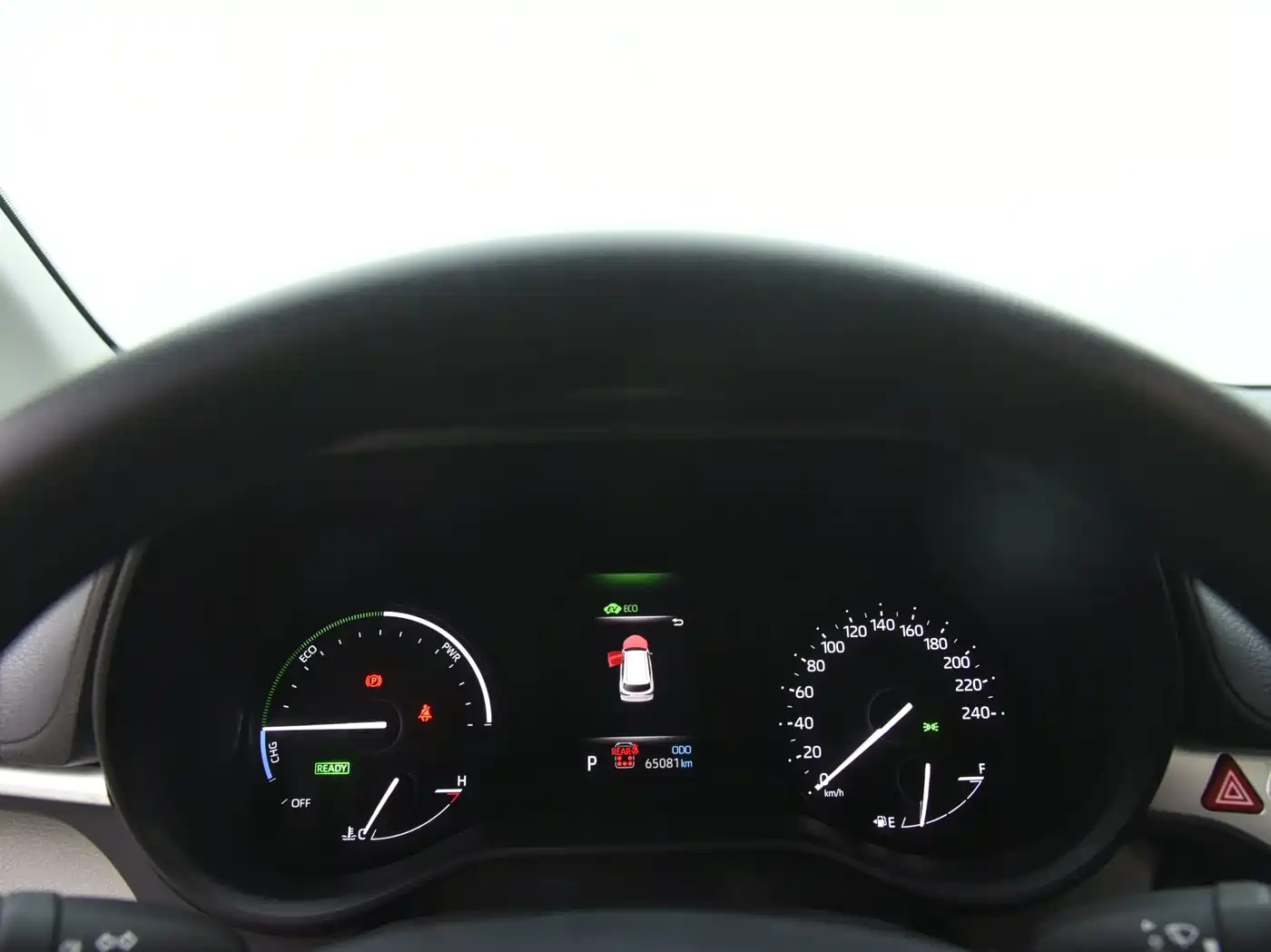 Toyota Granvia 2023 2.5L Hybrid Comfort Edition фото 4