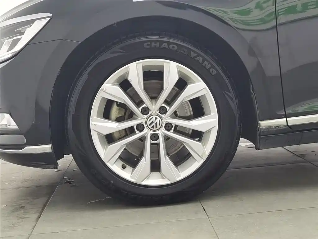 Volkswagen Magotan 2018 Facelift 330TSI DSG Luxury фото 17