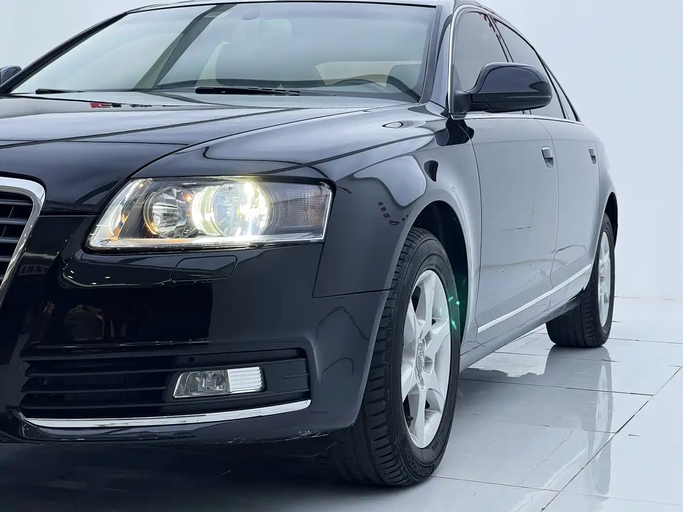 Фото 9 - Audi A6L