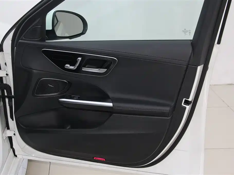 Mercedes-Benz C-Class 2024 Second Facelift C 260 L Sport фото 17