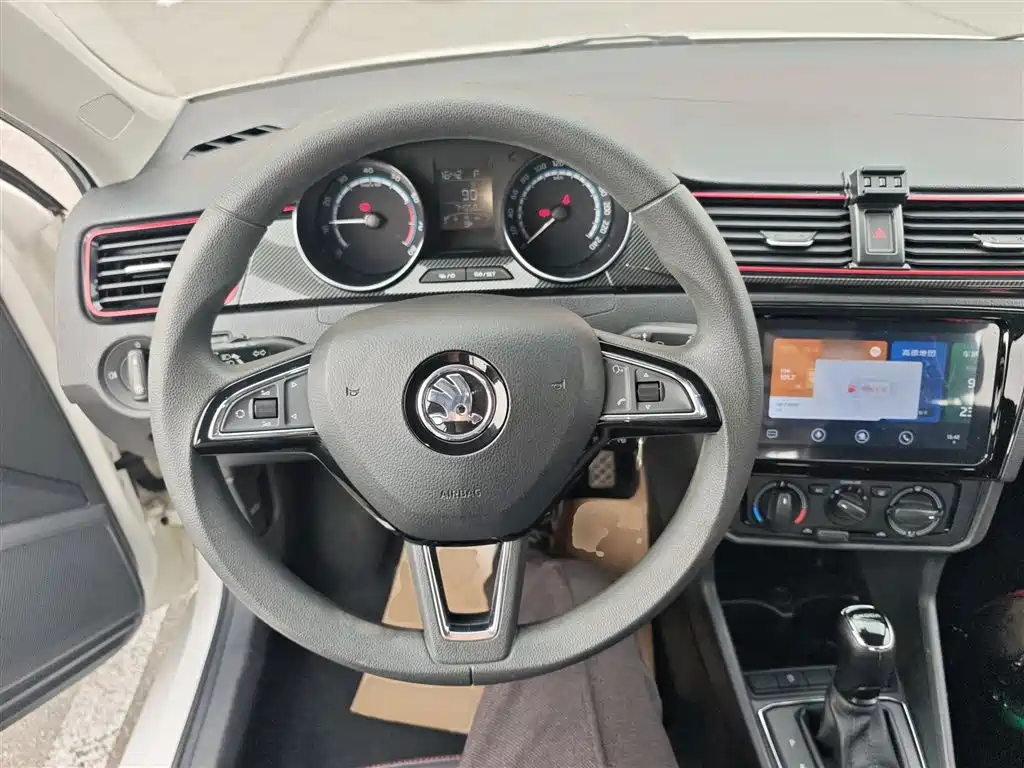 Škoda Skoda Rapid Spaceback 2020 1.5L Auto Comfort фото 7