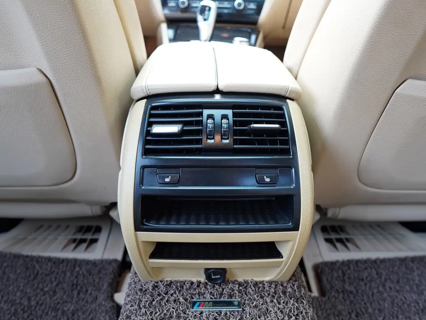 BMW 5 Series 2011 523Li Luxury фото 24