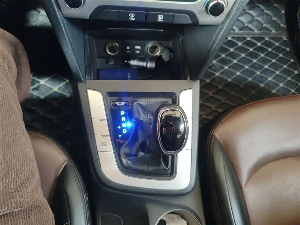 Hyundai Elantra 2016 Model 1.6L Automatic Smart Elite фото 7