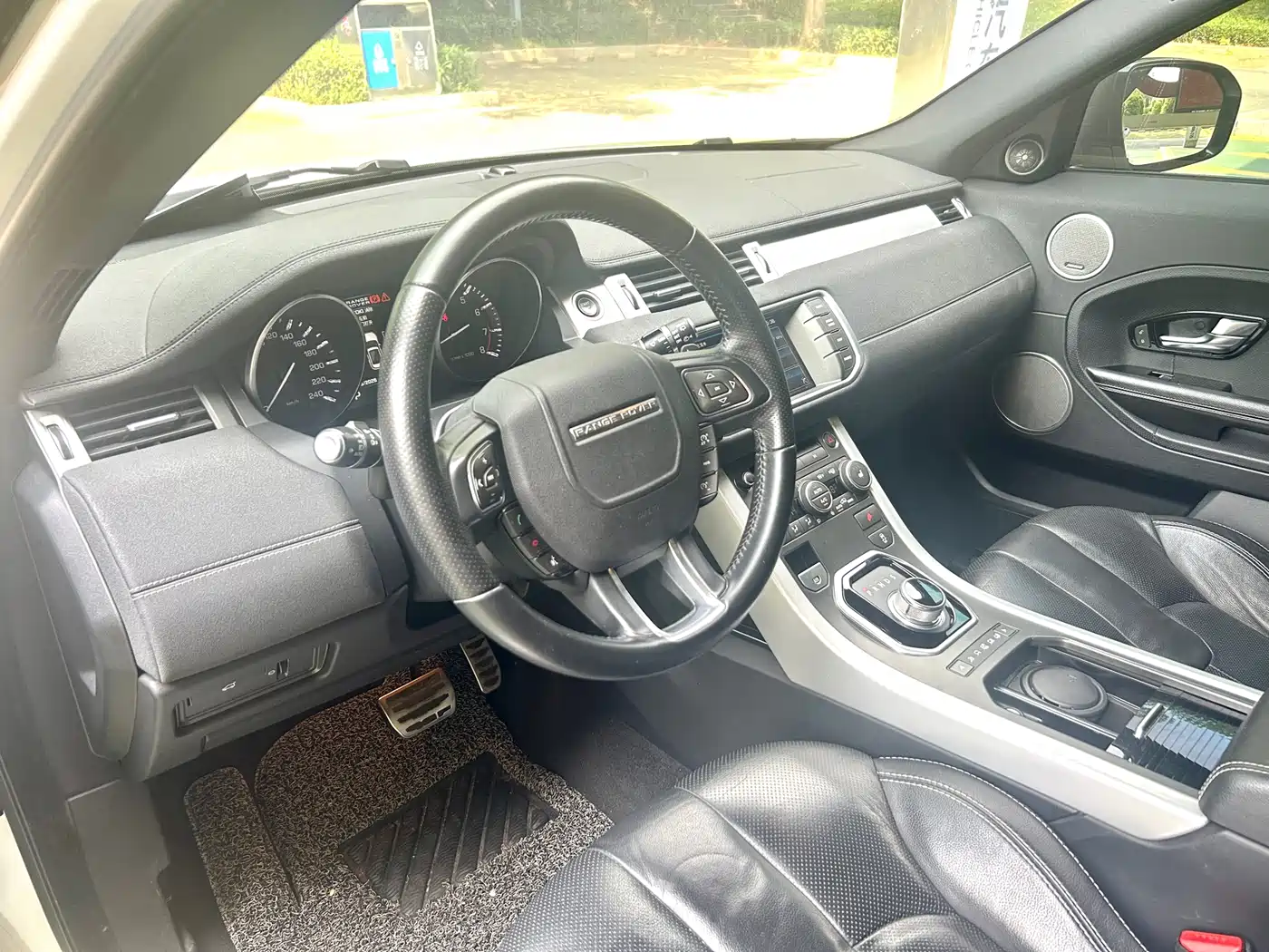 Land Rover Range Rover Evoque (Import) 2013 2.0T 5-door Dynamic Edition фото 10