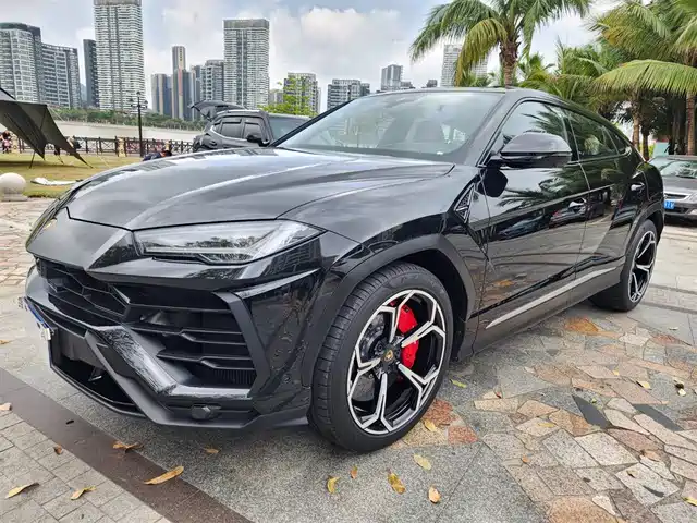 Lamborghini Urus 2021 4.0T V8