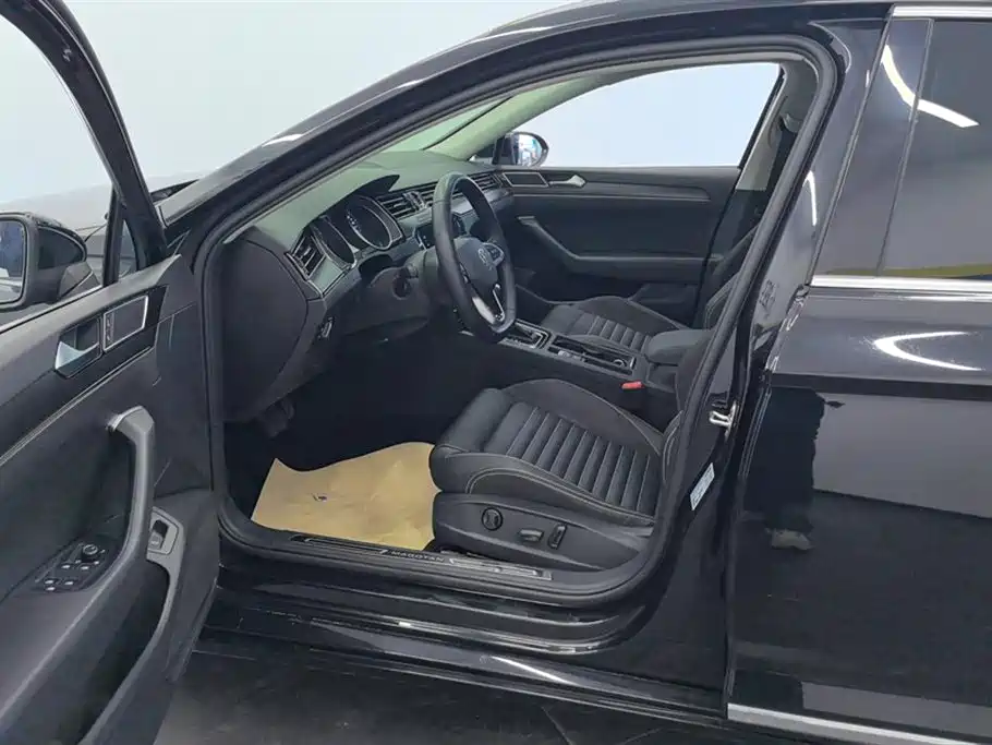 Volkswagen Magotan 2020 280TSI DSG Leading фото 9