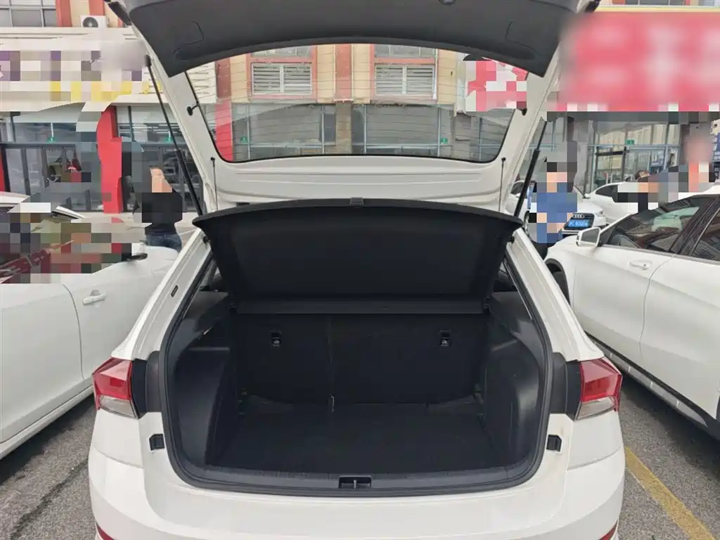 Škoda Skoda Rapid Spaceback 2020 1.5L Auto Comfort фото 15