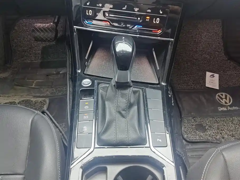 Volkswagen Passat 2022 330TSI Starlight Elite Edition фото 16