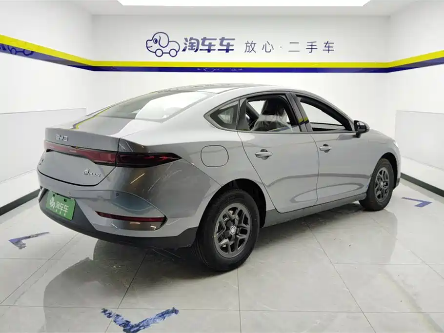 BYD Qin PLUS 2026 DM-i Smart Edition 128KM Progressive фото 3