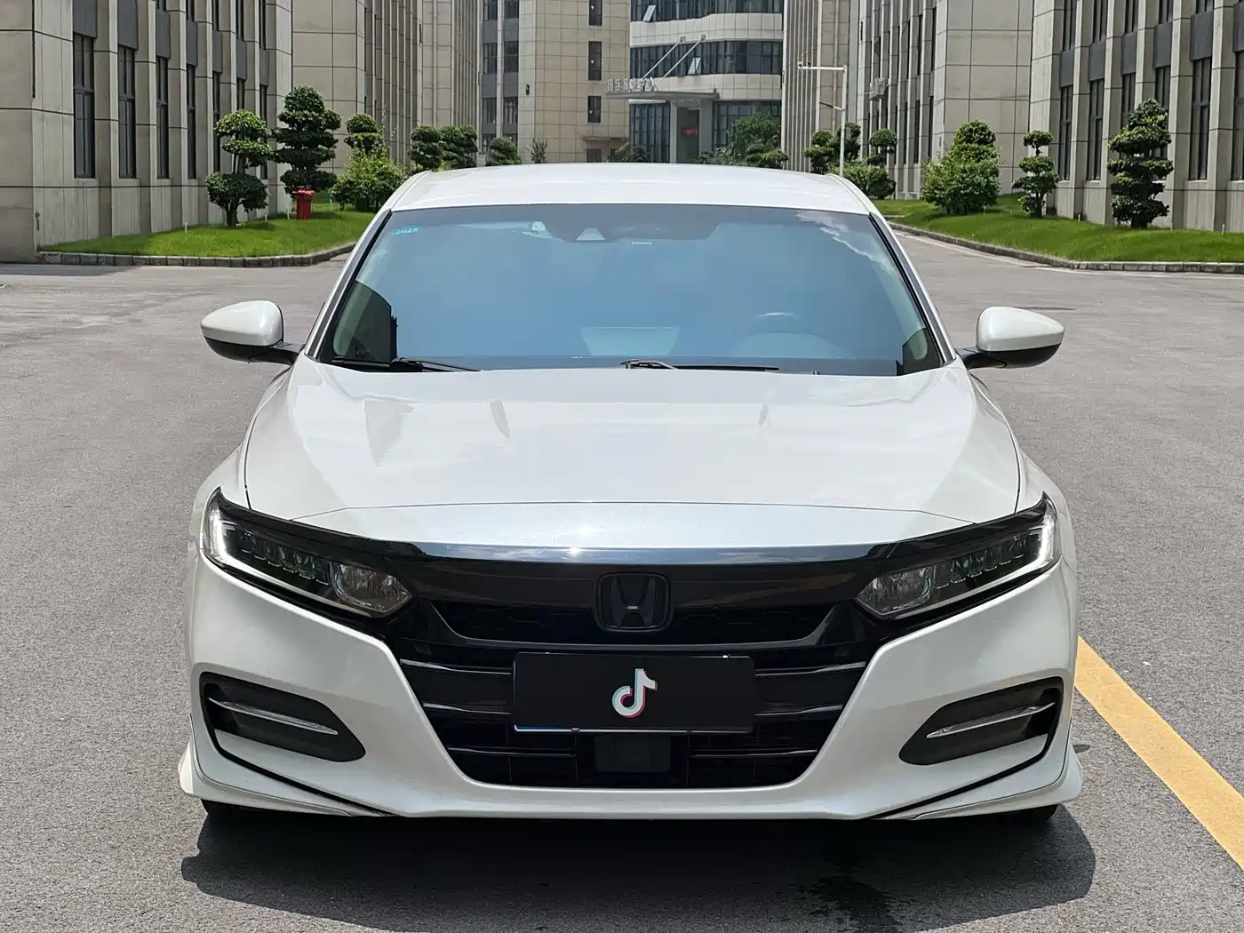 Фото 2 - Honda Accord