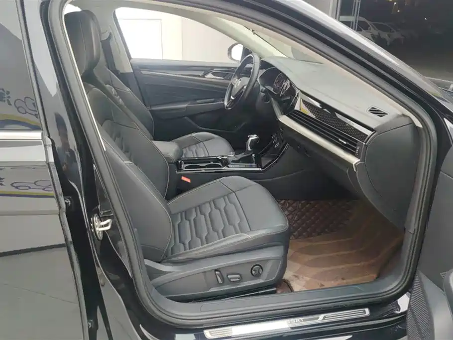 Volkswagen Passat 2021 Model 330TSI Elite Edition фото 8
