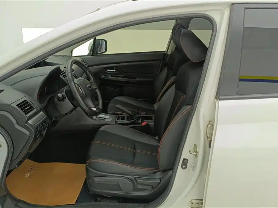 Subaru XV 2014 2.0i Comfort фото 9