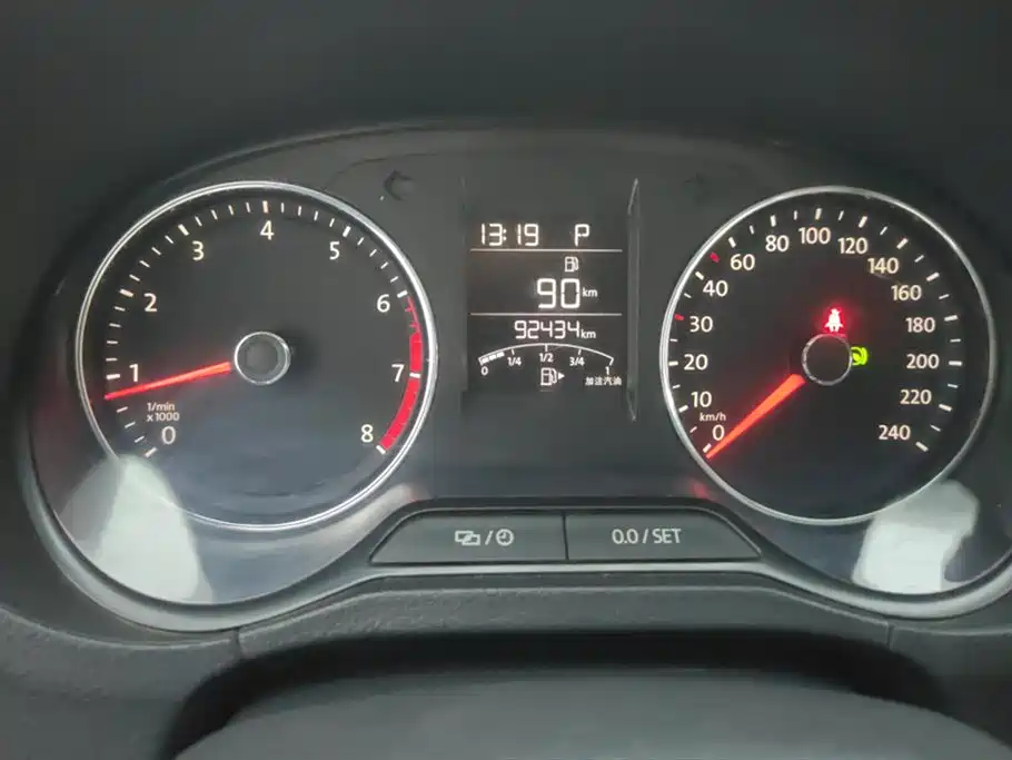Volkswagen Polo 2016 1.6L Automatic Comfort фото 14