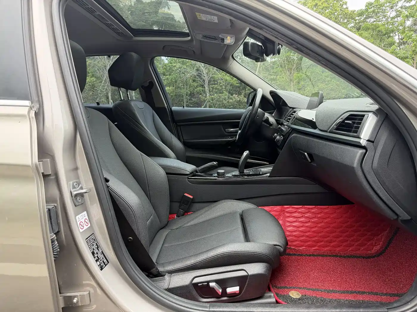 BMW 3 Series 2018 318Li фото 11
