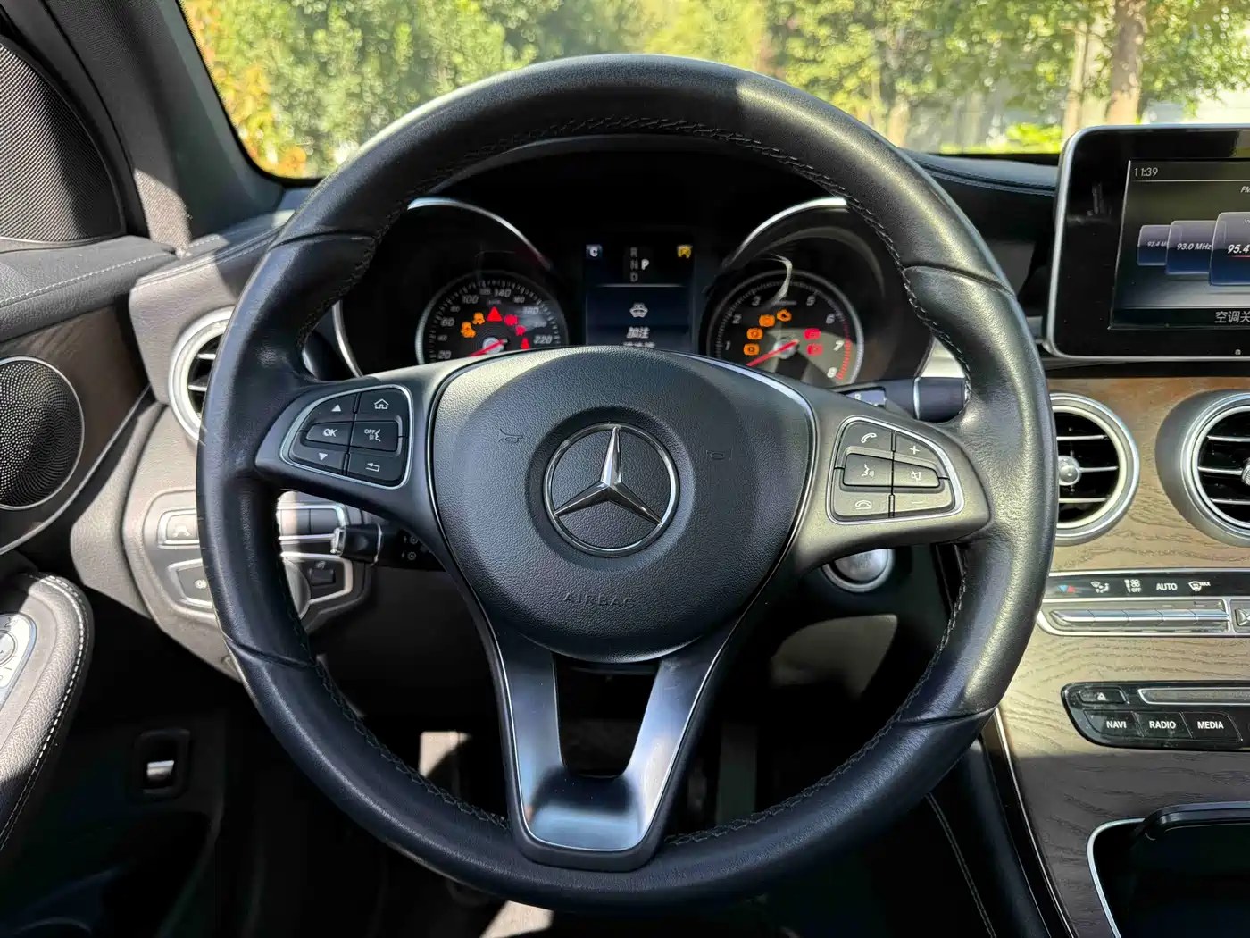 Mercedes-Benz GLC 2017 GLC 300 4MATIC Dynamic фото 11