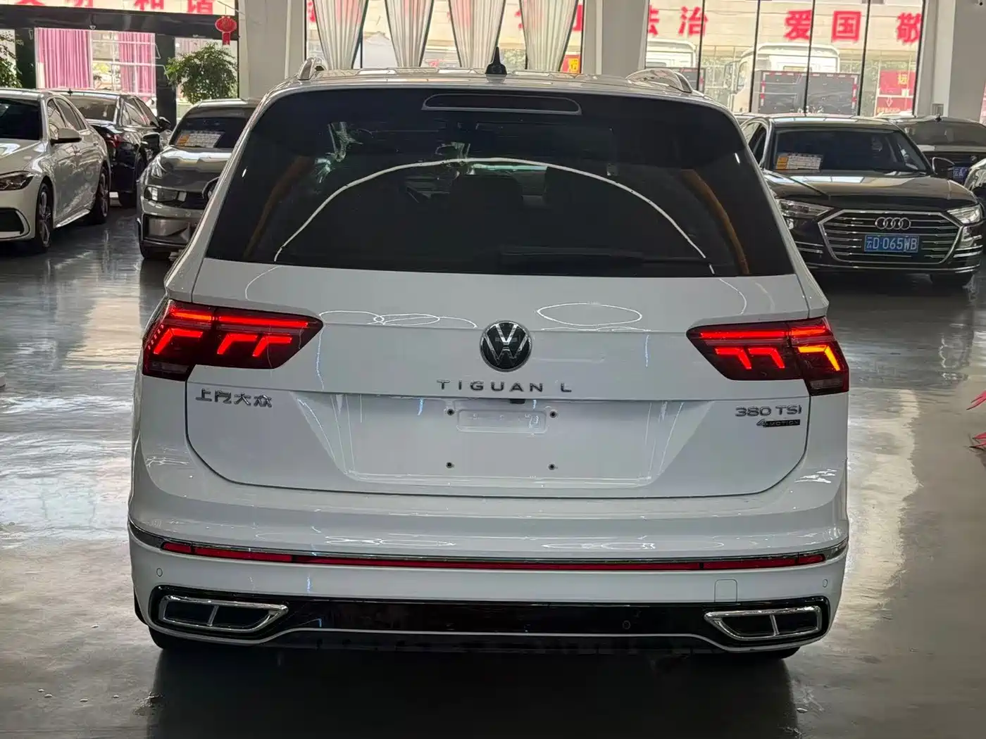 Фото 8 - Volkswagen Tiguan L